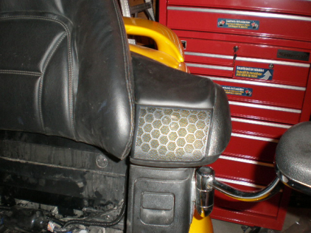 Rear speakers installed (Polk DB501)